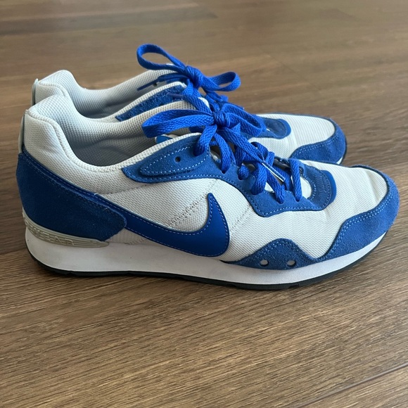 Nike Other - Nike Venture Runner